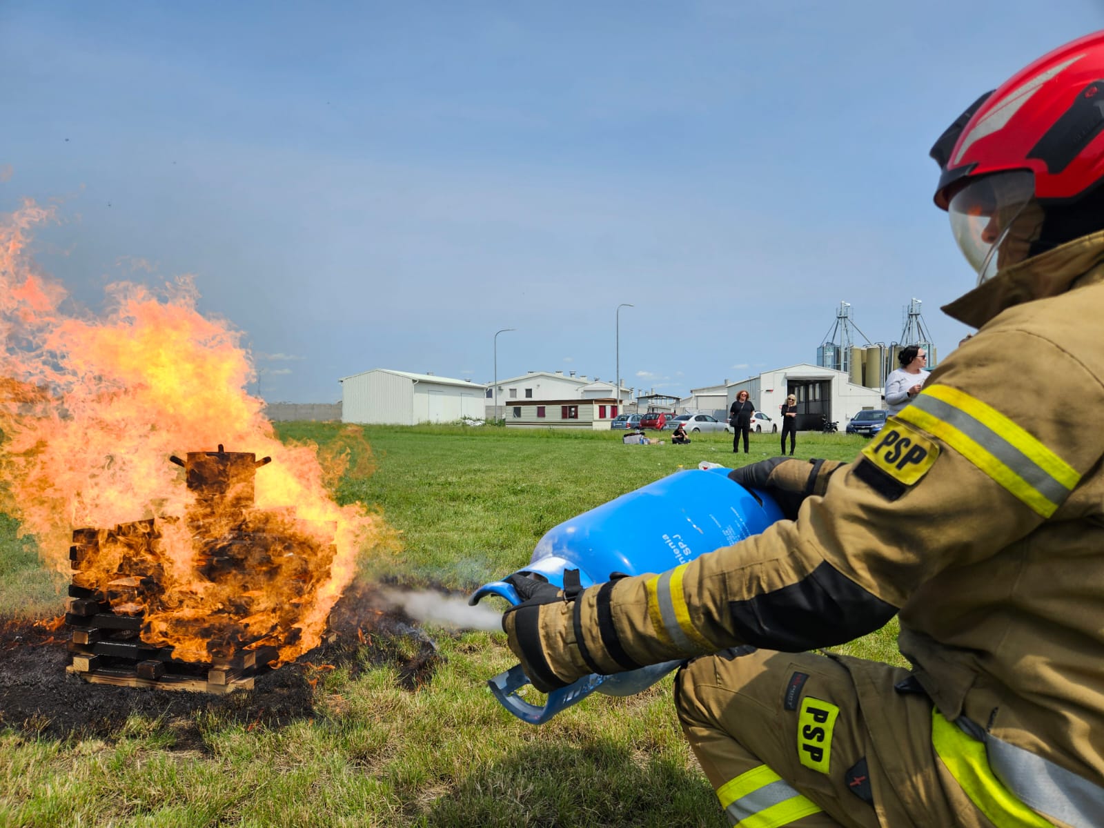 Strażak podczas warsztatów
